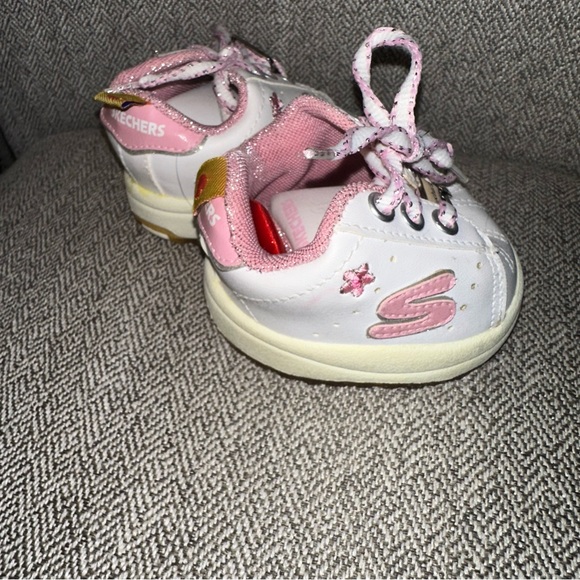Build A Bear Clothing Accessories SKECHERS Sneakers Tennis Pink HEART Charm BABW - Picture 3 of 9